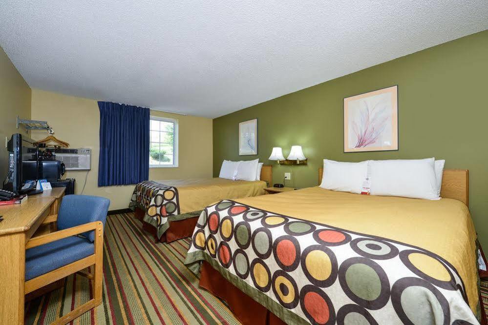 Hotel Super 8 By Wyndham Minot Airport Exterior foto