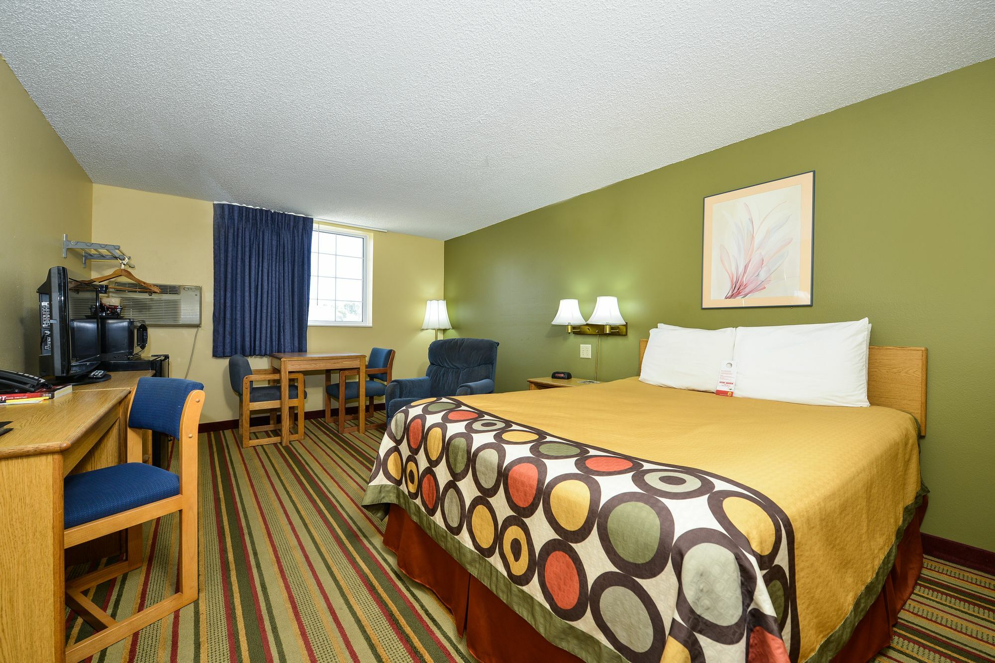 Hotel Super 8 By Wyndham Minot Airport Exterior foto